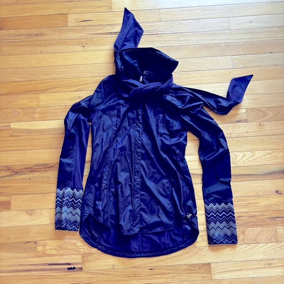 Lululemon Pedal Power wind breaker jacket - Picture 2 of 9